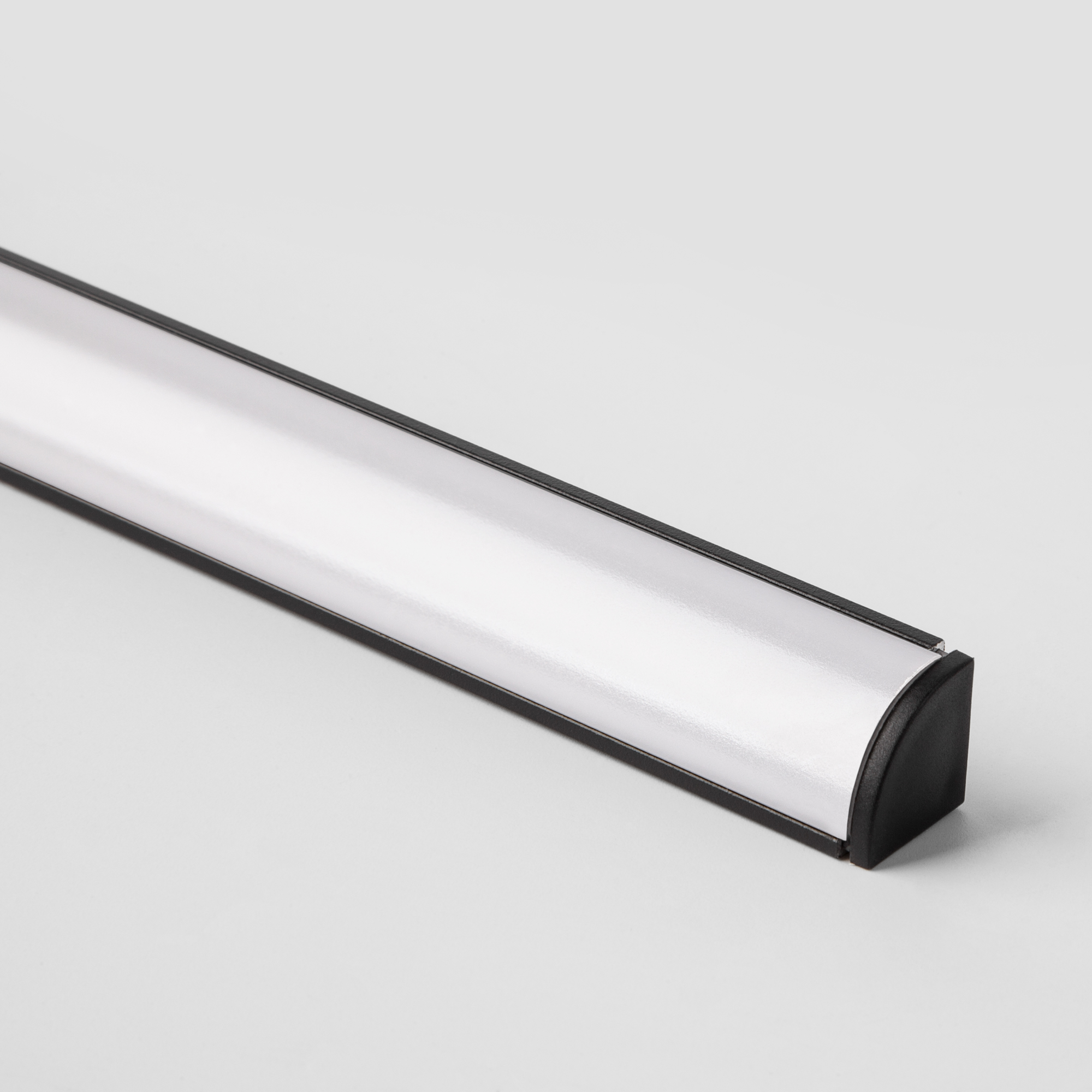 Угловой алюминиевый профиль черный/белый для светодиодной ленты Elektrostandard LL-2-ALP008 a053627
