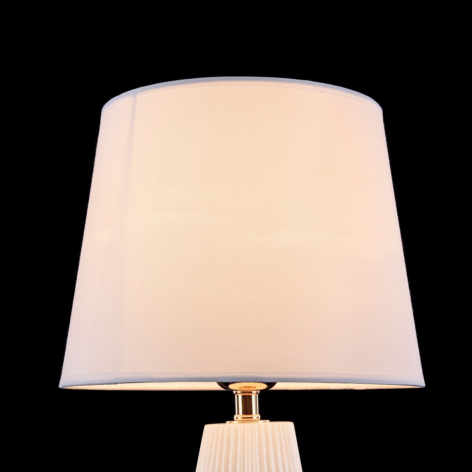 Настольная лампа Maytoni CALVIN TABLE Z181-TL-01-W