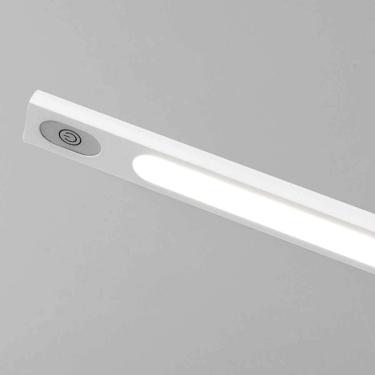 Светодиодная настольная лампа на струбцине Eurosvet Flex 80429/1 белый